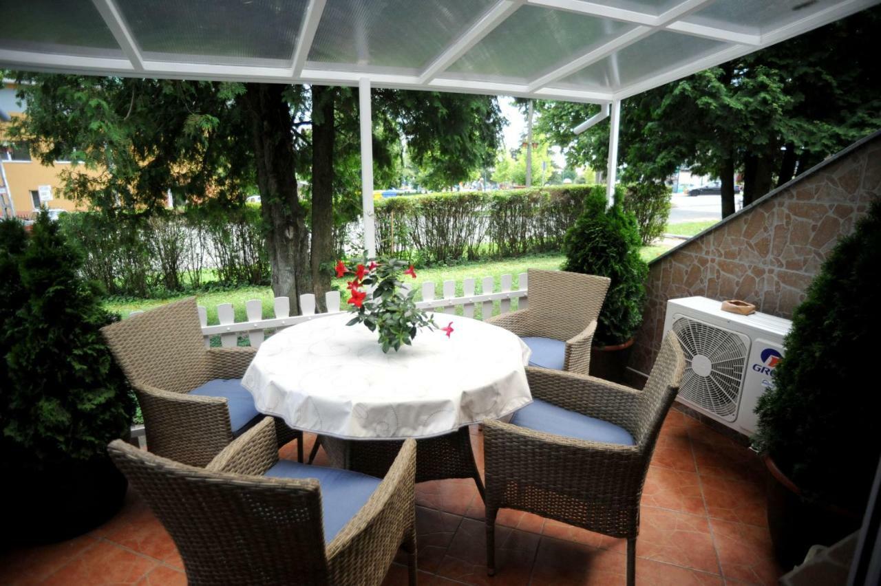 Judit Apartman Dombovar-Gunaras Экстерьер фото